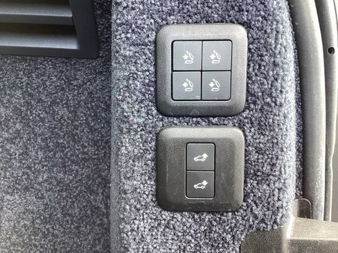 Used 2018 Land Rover Range Rover HSE AWD/4WD image 11