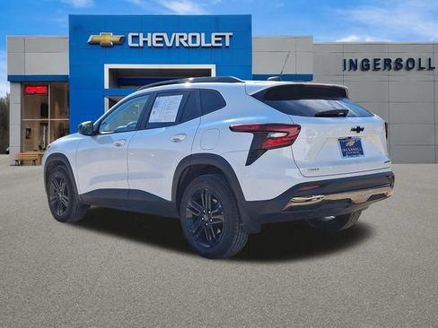 Used 2025 Chevrolet Trax ACTIV w/ Sunroof Package FWD image 25