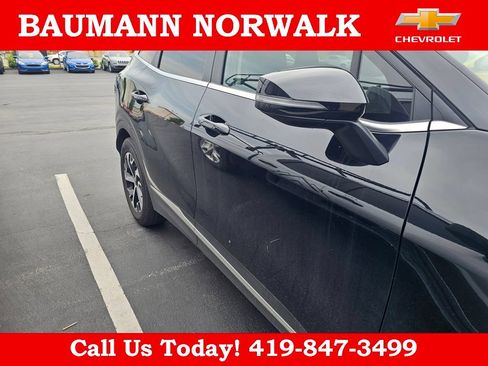 Used 2025 Kia Sportage EX FWD image 4