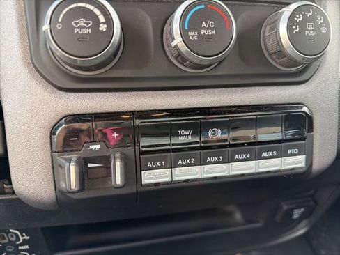 Used 2021 RAM 5500 Tradesman w/ Chrome Appearance Group image 9