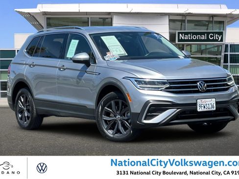 Used 2023 Volkswagen Tiguan SE image 1