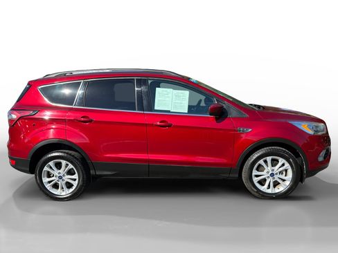 Used 2017 Ford Escape SE w/ Equipment Group 201A AWD/4WD image 6
