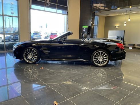 Used 2017 Mercedes-Benz SL 550 image 3