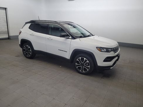 Used 2022 Jeep Compass Limited w/ Sun and Sound Group AWD/4WD image 11
