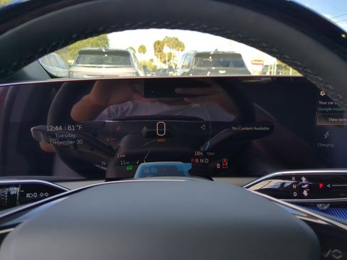 New 2026 Cadillac Optiq Luxury 1 image 31