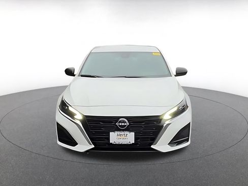 Used 2025 Nissan Altima 2.5 SV FWD image 4