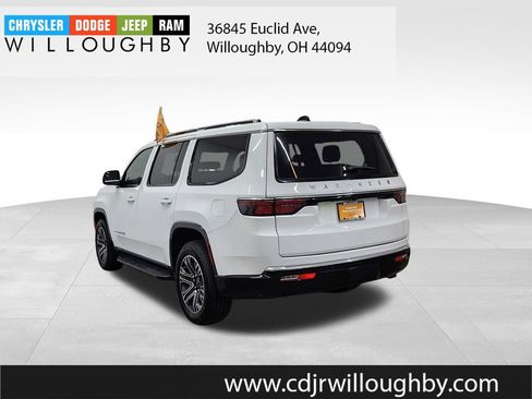 Certified 2025 Jeep Wagoneer Series II w/ 8-Passenger Seating Package AWD/4WD image 6
