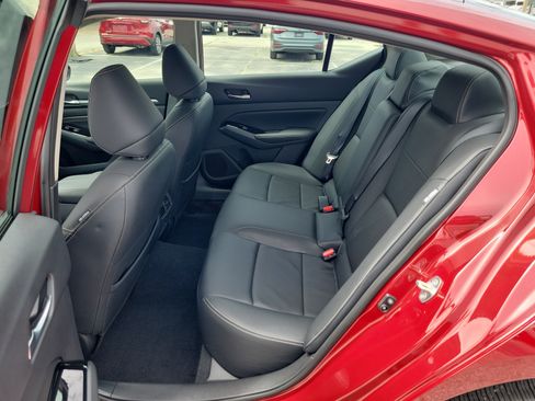 Used 2022 Nissan Altima 2.5 Platinum AWD/4WD image 14
