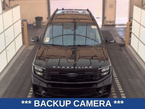 Used 2025 Ford Expedition Max Active AWD/4WD image 3