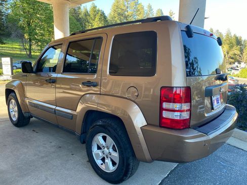 Used 2012 Jeep Liberty Sport w/ Popular Equipment Group RWD image 2
