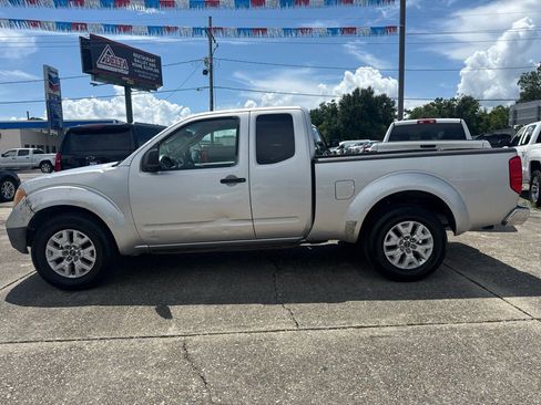 Used 2006 Nissan Frontier XE w/ (G01) XE Preferred Pkg image 2