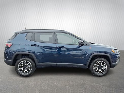Certified 2024 Jeep Compass Trailhawk w/ Trailhawk Elite Group image 7