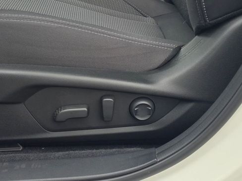 Used 2024 Subaru Crosstrek 2.0i Premium image 12