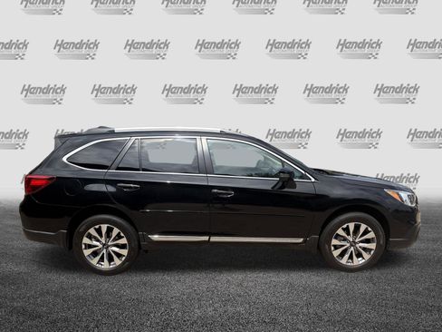 Used 2017 Subaru Outback 2.5i Touring AWD/4WD image 11