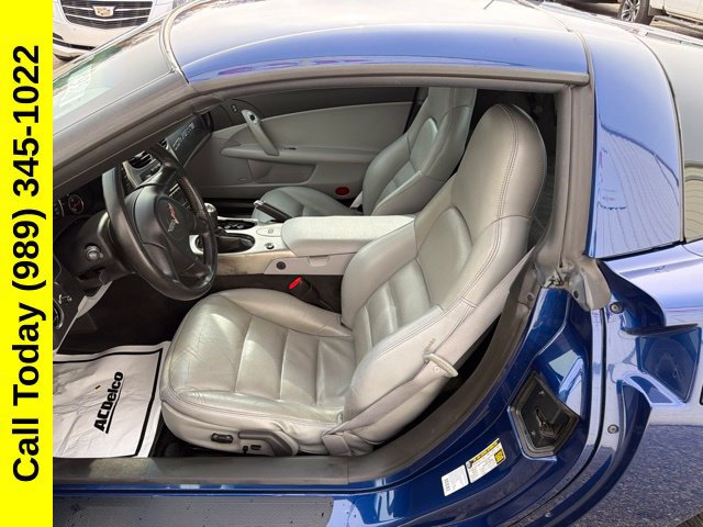 Used 2005 Chevrolet Corvette Coupe w/ Preferred Equipment Group RWD image 2
