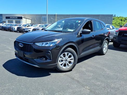 Used 2025 Ford Escape Active AWD/4WD image 3