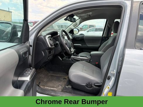 Used 2019 Toyota Tacoma SR5 AWD/4WD image 9