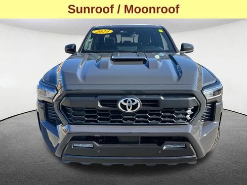 Used 2024 Toyota Tacoma TRD Sport w/ TRD Sport Upgrade Package AWD/4WD image 4