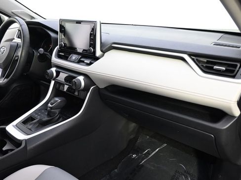 Used 2019 Toyota RAV4 XLE Premium w/ Cold Weather Package AWD/4WD image 15