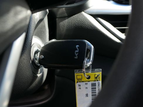 Used 2023 Kia Forte LXS image 16