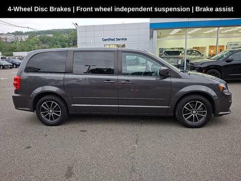 Used 2016 Dodge Grand Caravan SE FWD image 10