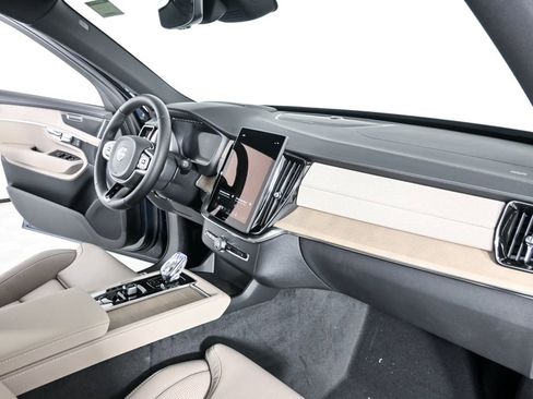 New 2026 Volvo XC90 T8 Ultra w/ Protection Package Premier AWD/4WD image 22