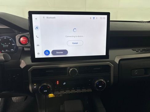 Used 2025 Toyota Tacoma TRD Off-Road image 21