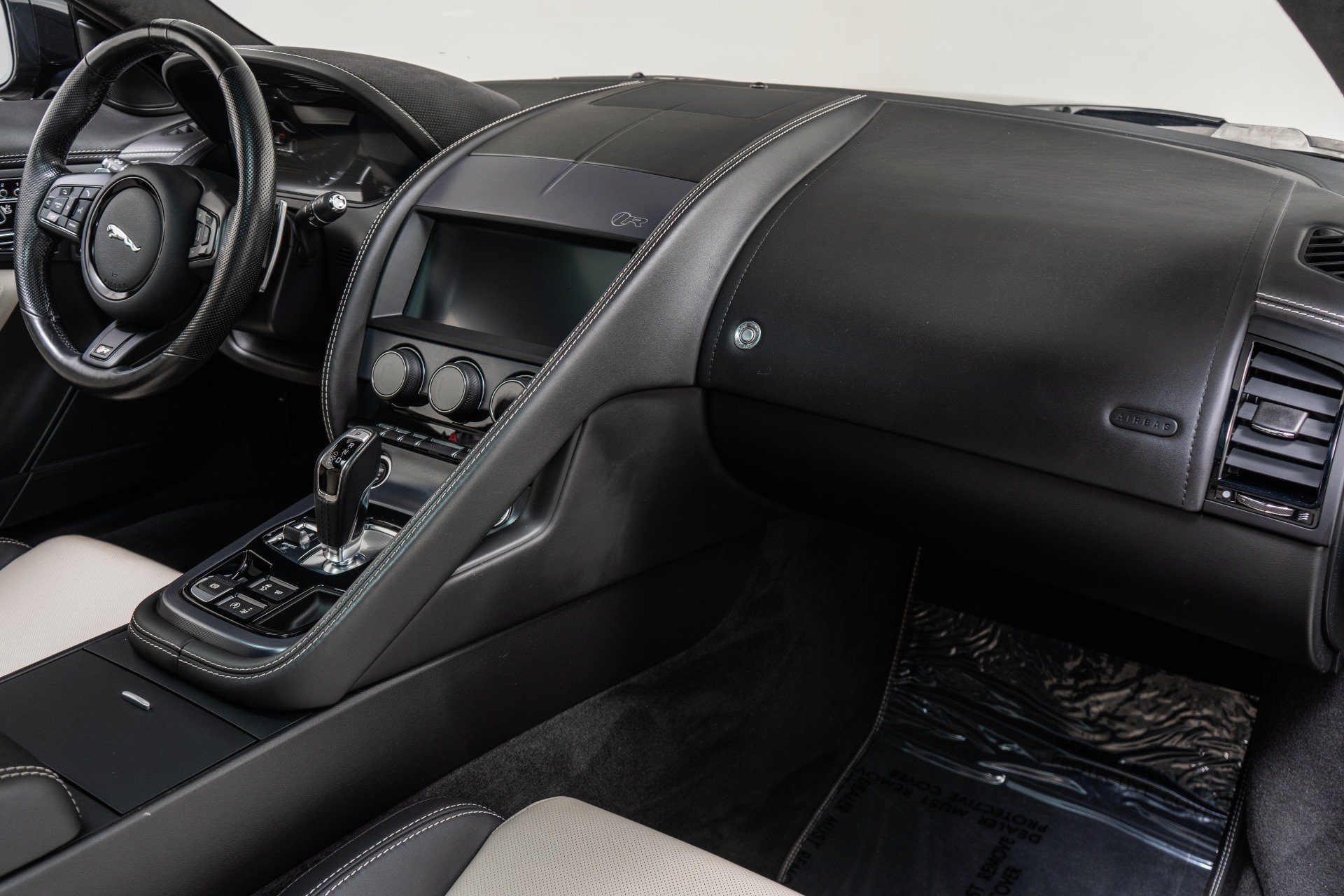 Used 2023 Jaguar F-TYPE R AWD/4WD image 14