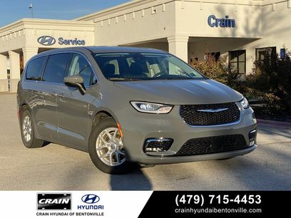 Used 2023 Chrysler Pacifica Touring-L