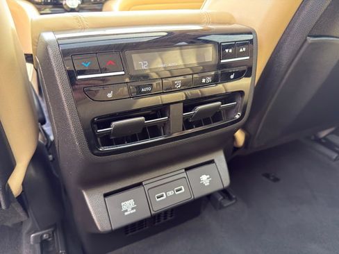 Certified 2024 Acura MDX SH-AWD w/ Advance Package image 33