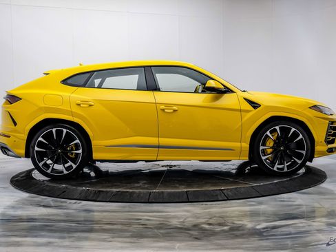 Used 2021 Lamborghini Urus AWD/4WD image 19