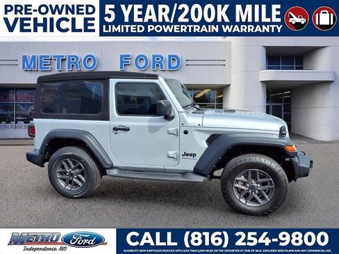 Used 2024 Jeep Wrangler Sport AWD/4WD image 2