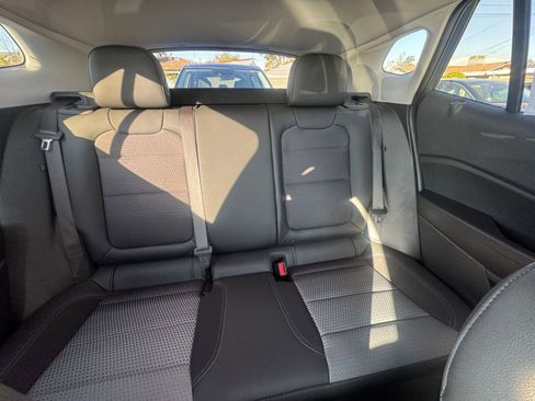 Used 2025 Chevrolet Trax LT image 35