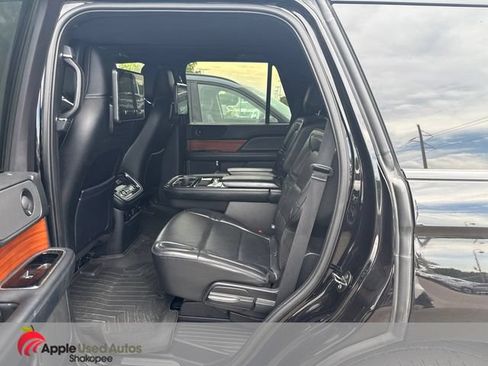 Used 2019 Lincoln Navigator Reserve AWD/4WD image 5