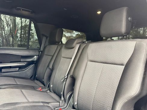 Used 2018 Ford Expedition XLT image 14