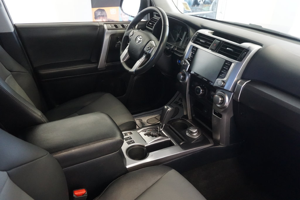 Used 2021 Toyota 4Runner SR5 Premium w/ Moonroof Package AWD/4WD image 28