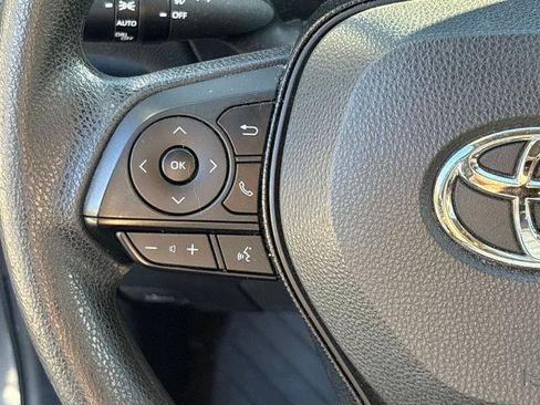 Used 2021 Toyota RAV4 XLE image 17