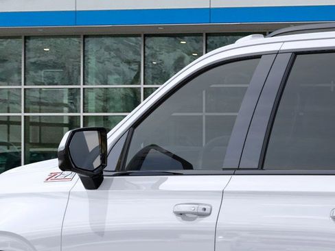 New 2026 Chevrolet Suburban Z71 image 14