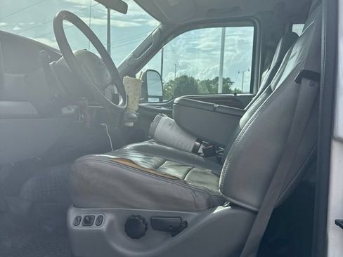 Used 2004 Ford F250 Lariat RWD image 8