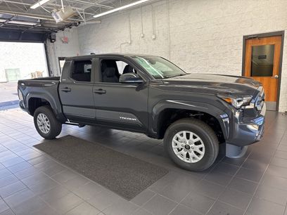 New 2025 Toyota Tacoma SR5