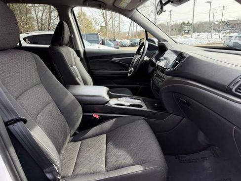 Used 2025 Honda Ridgeline Sport image 18