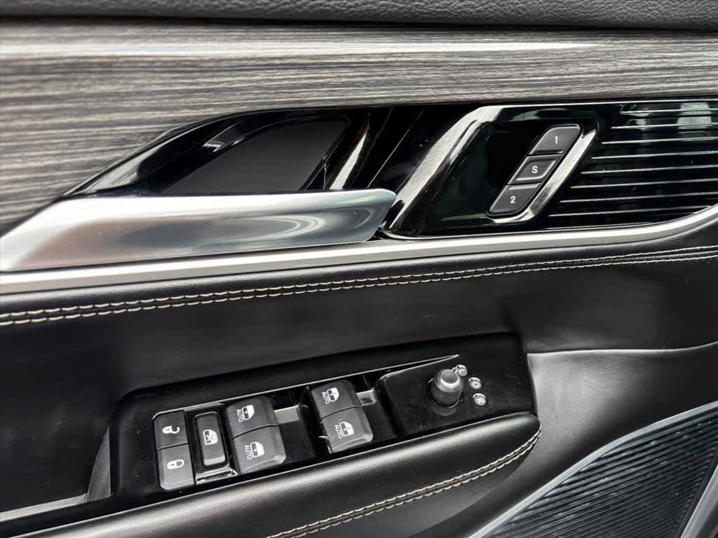 Used 2022 Jeep Wagoneer Series II AWD/4WD image 22