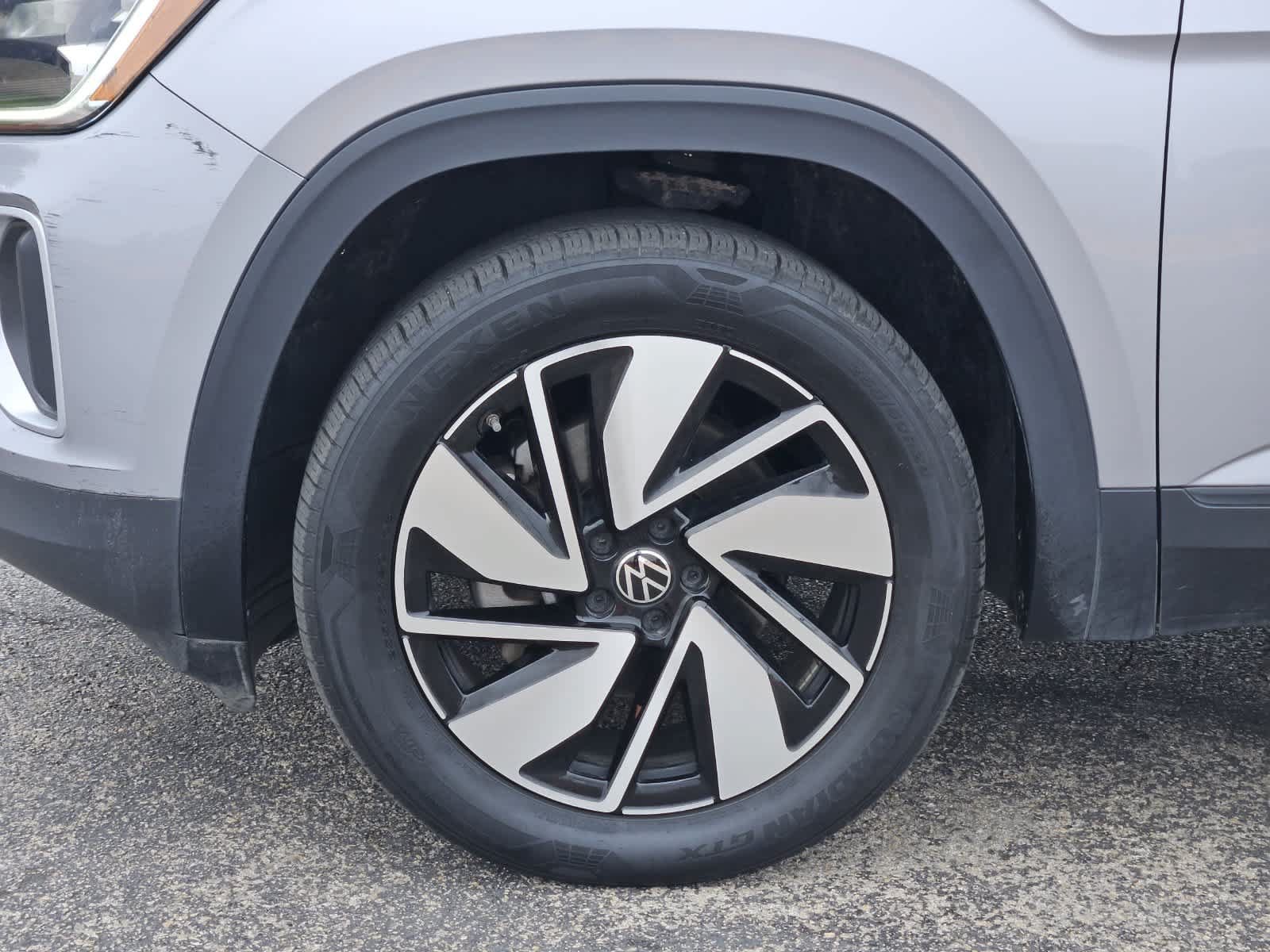 Used 2025 Volkswagen Atlas SE FWD image 9