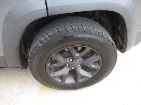 Used 2020 Jeep Cherokee Latitude image 9