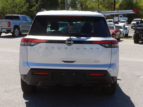 Used 2025 Nissan Pathfinder SV AWD/4WD image 6
