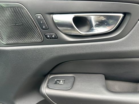 Used 2023 Volvo XC60 B5 Ultimate w/ Climate Package image 19