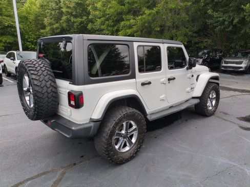 Used 2019 Jeep Wrangler Unlimited Sahara AWD/4WD image 7
