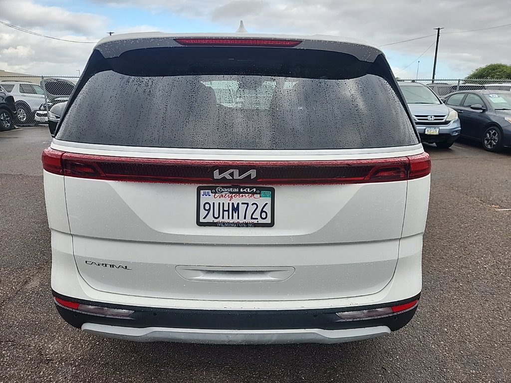 Certified 2023 Kia Carnival LX FWD image 12