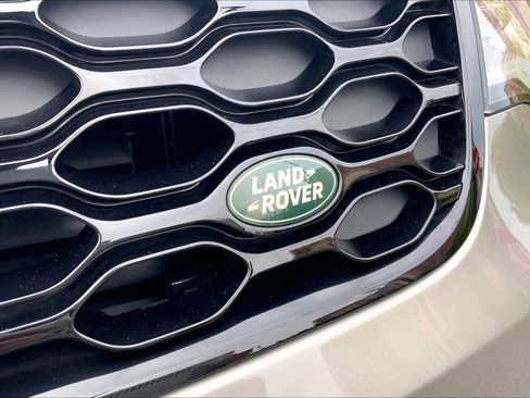 Certified 2025 Land Rover Discovery Dynamic SE AWD/4WD image 31