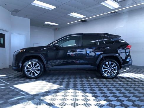 Certified 2022 Toyota RAV4 XLE Premium image 11